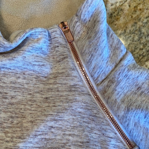 Athleta COZY KARMA Rose Gold Heather Quarter Zip Asymmetrical Sweatshirt XS - Picture 2 of 6